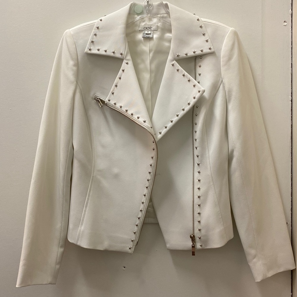 Caché White Jacket